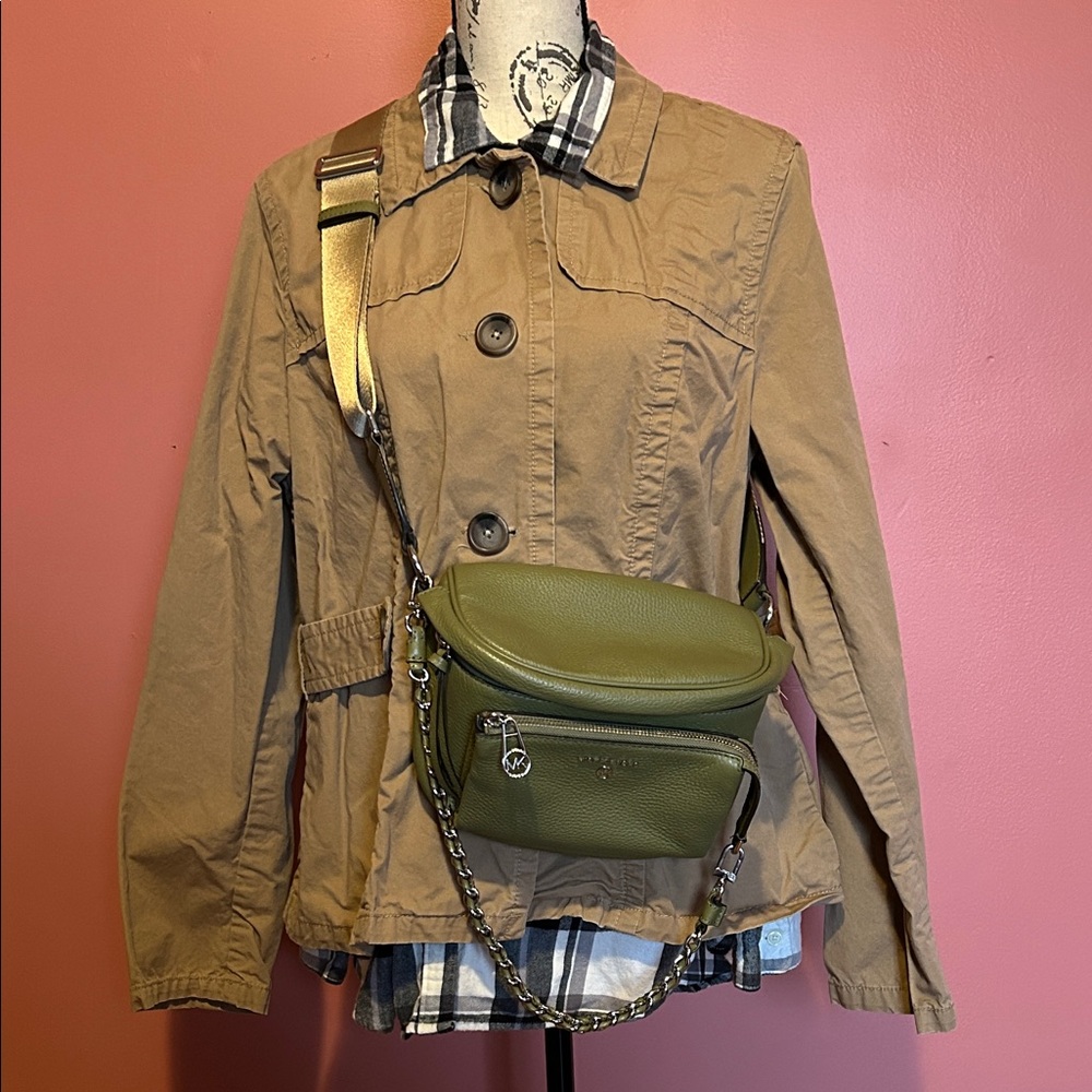 Michael Kors Sling Pack